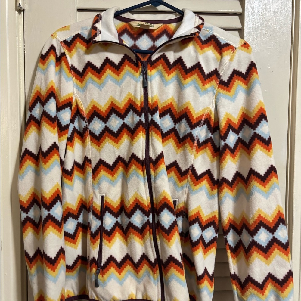 Chevron Patterned Zip-Up Jacket